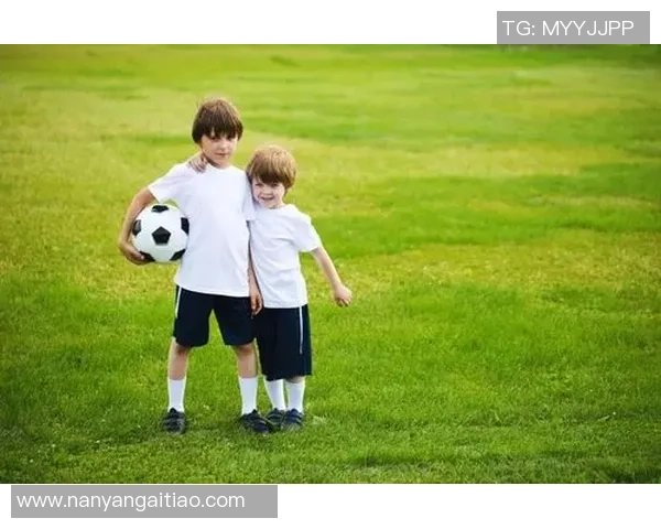 足球明星亲自示范技巧教你如何在球场上闪耀夺目